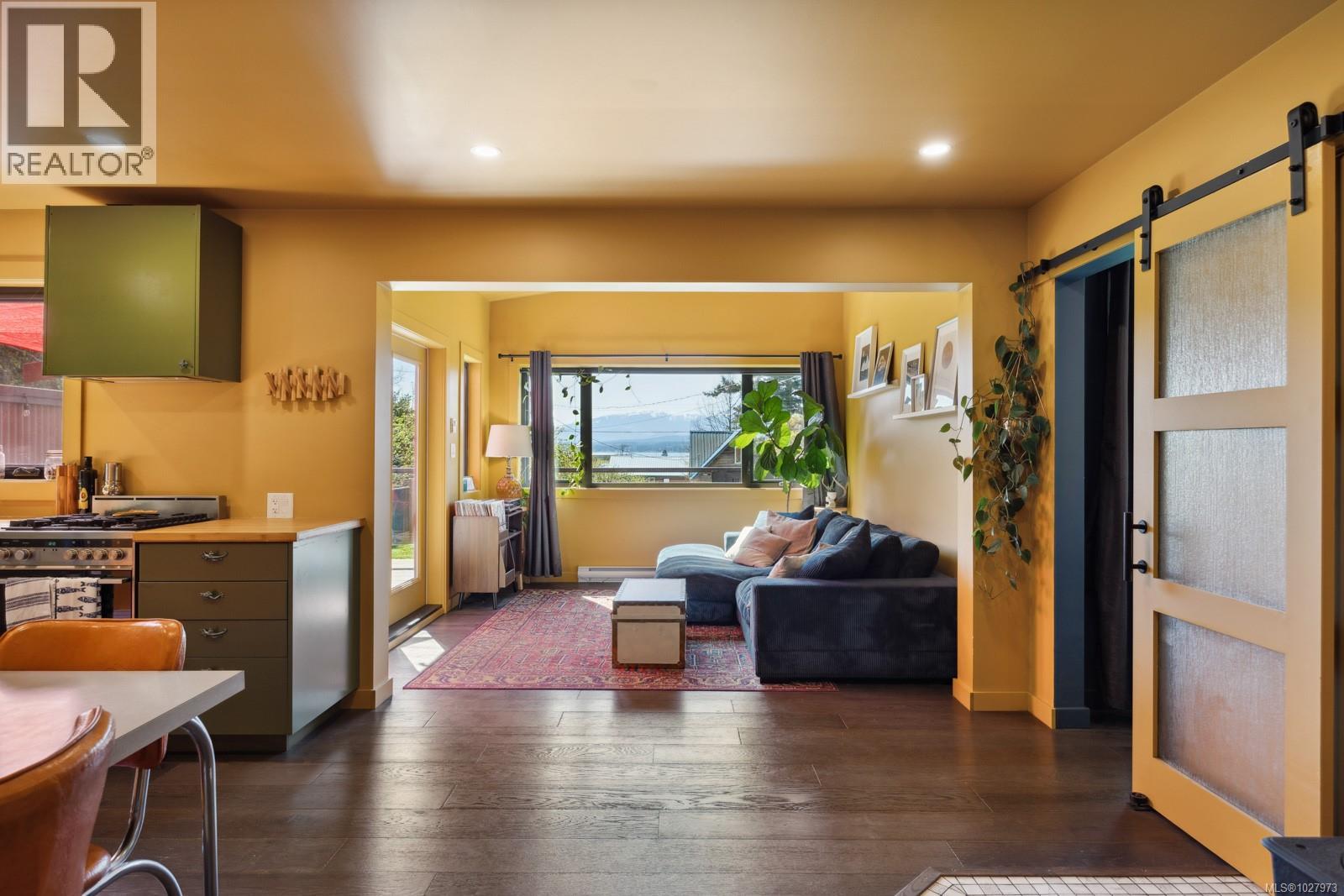 1304 Midden Rd, Comox