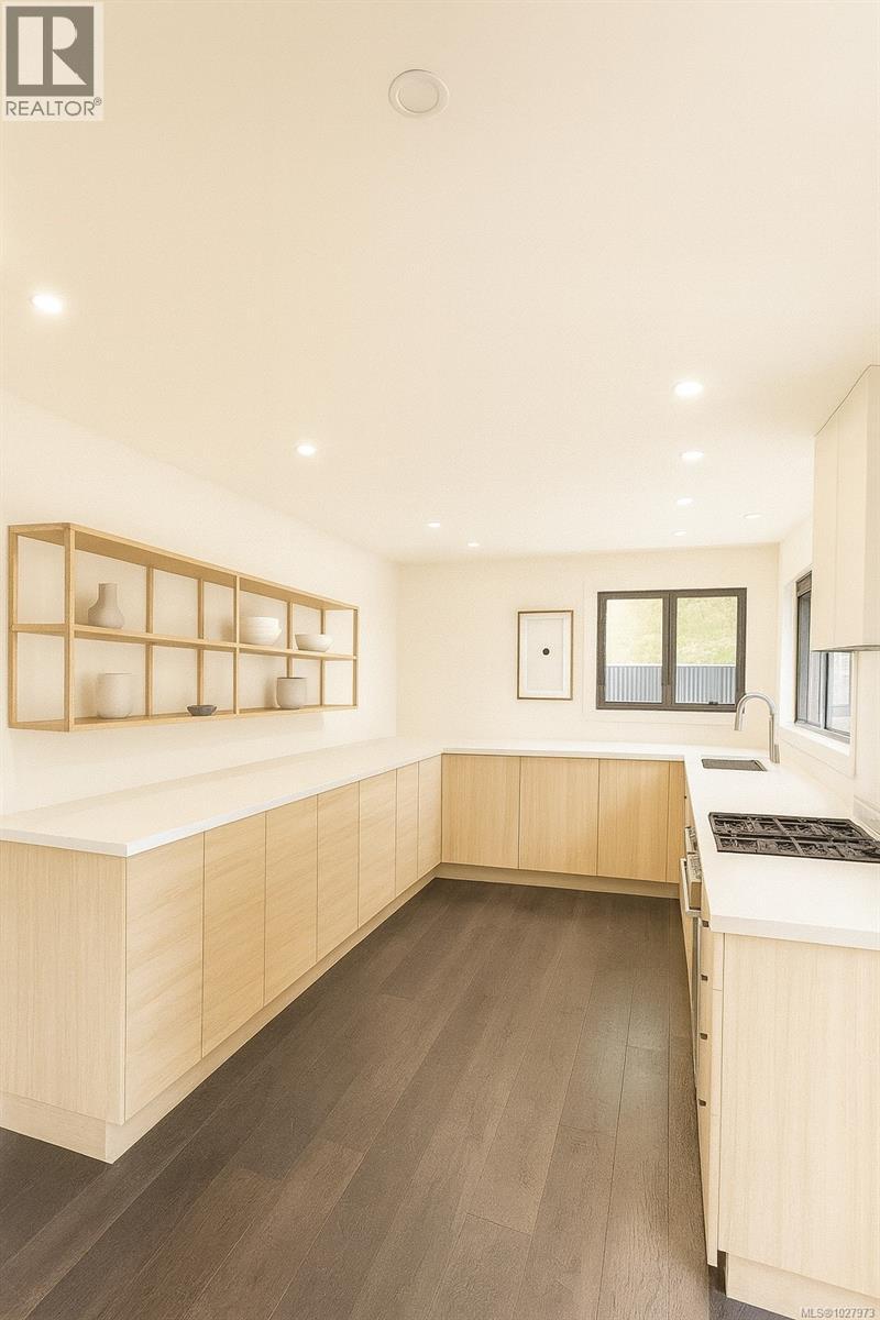 1304 Midden Rd, Comox