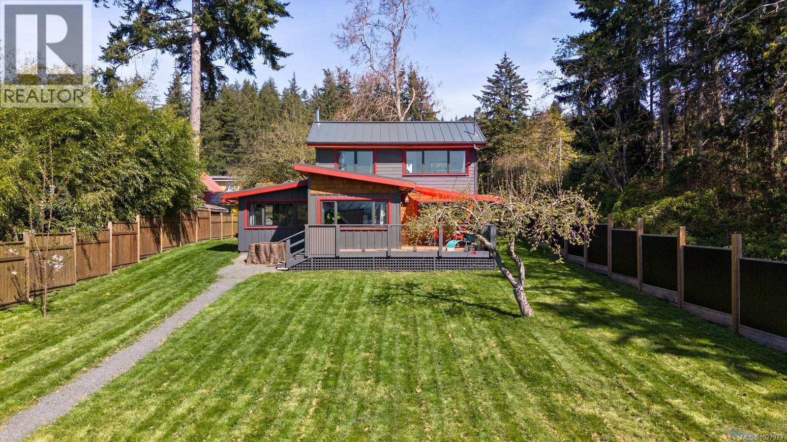 1304 Midden Rd, Comox
