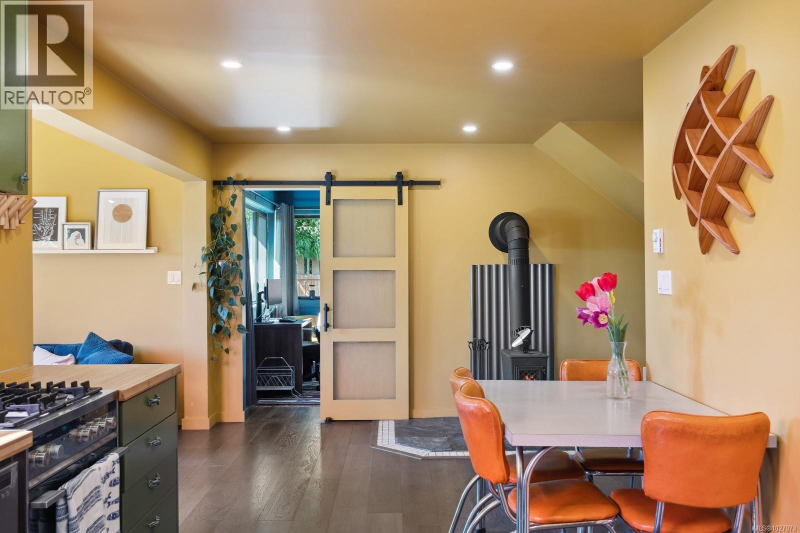 1304 Midden Rd, Comox