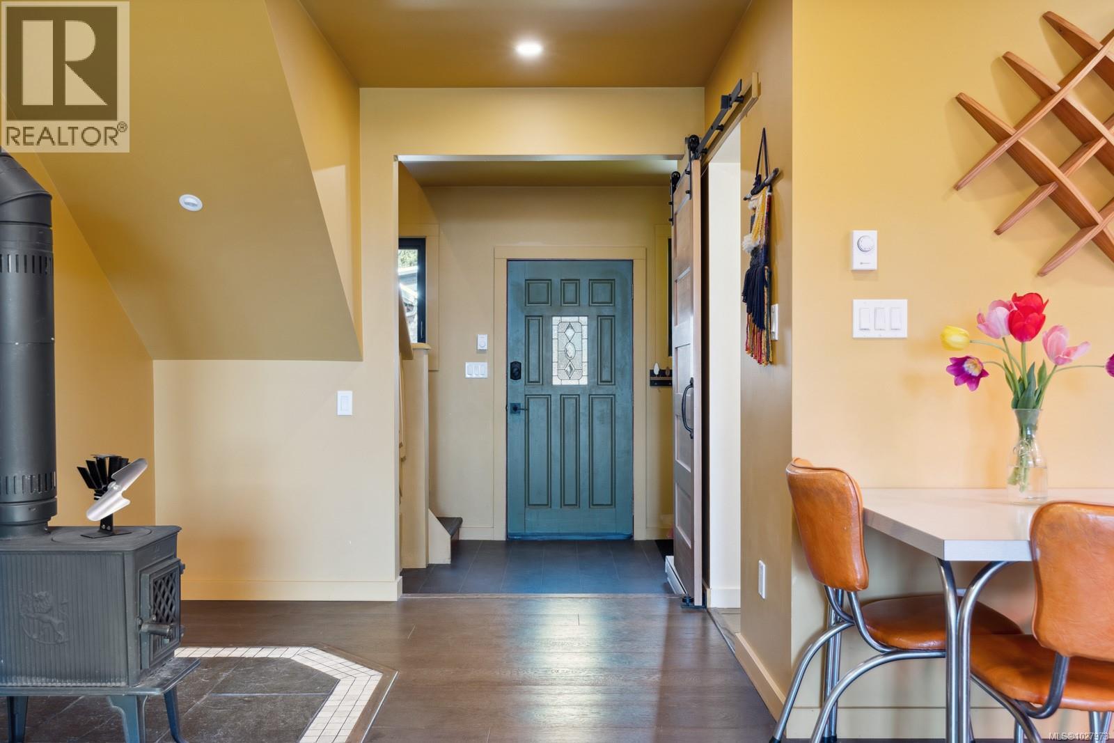 1304 Midden Rd, Comox