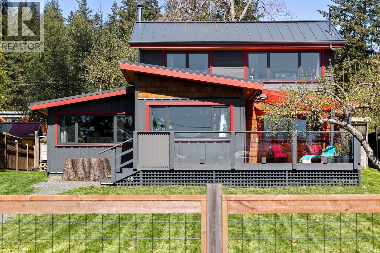 1304 Midden Rd, Comox