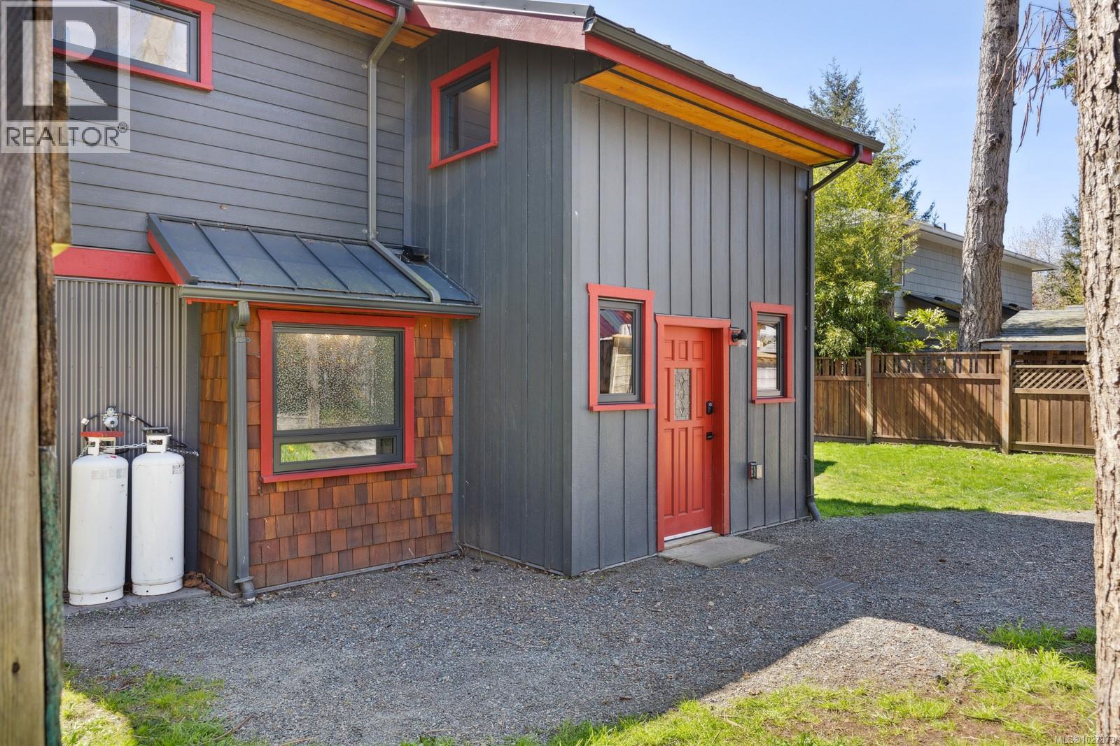 1304 Midden Rd, Comox