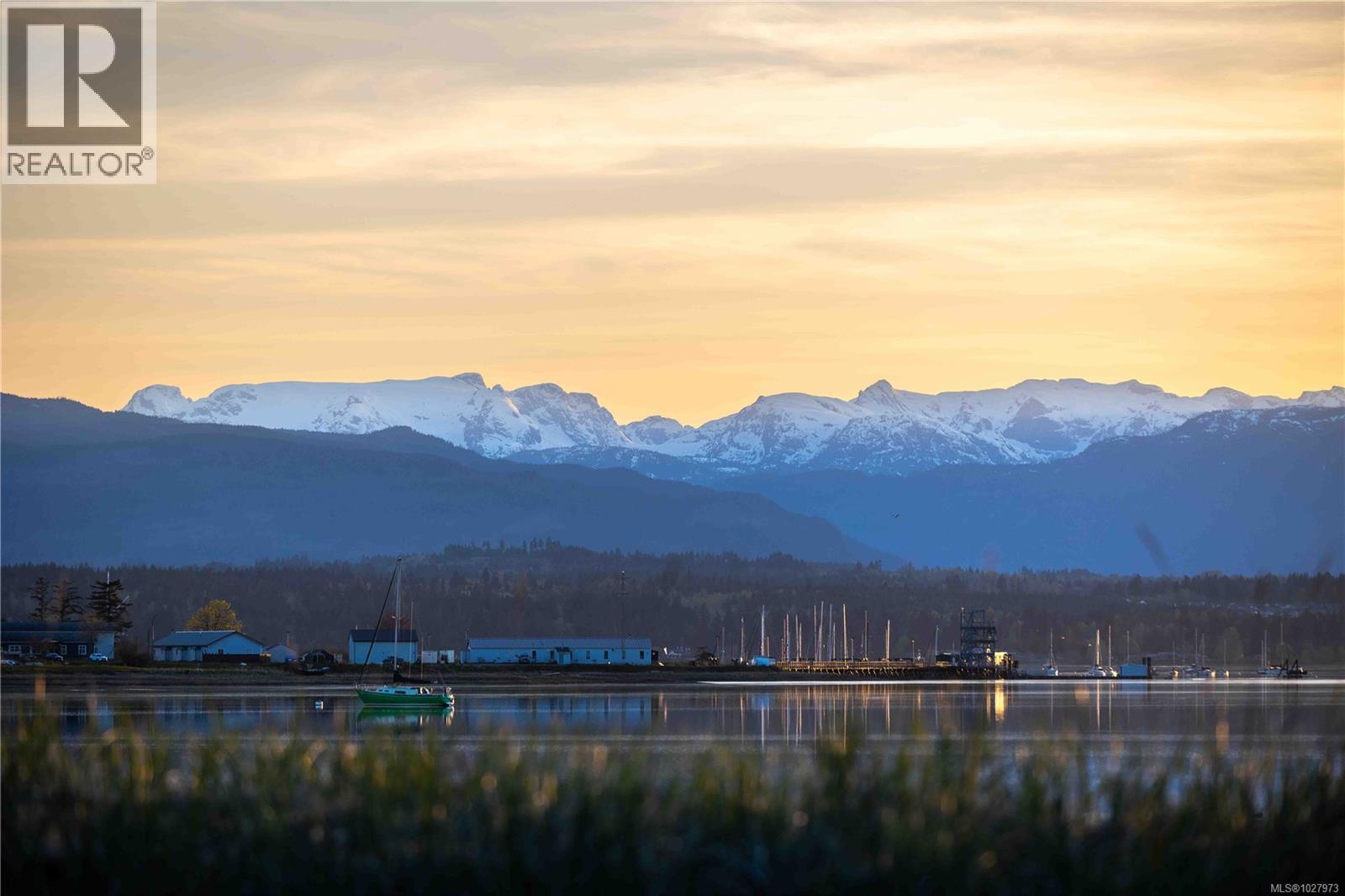 1304 Midden Rd, Comox