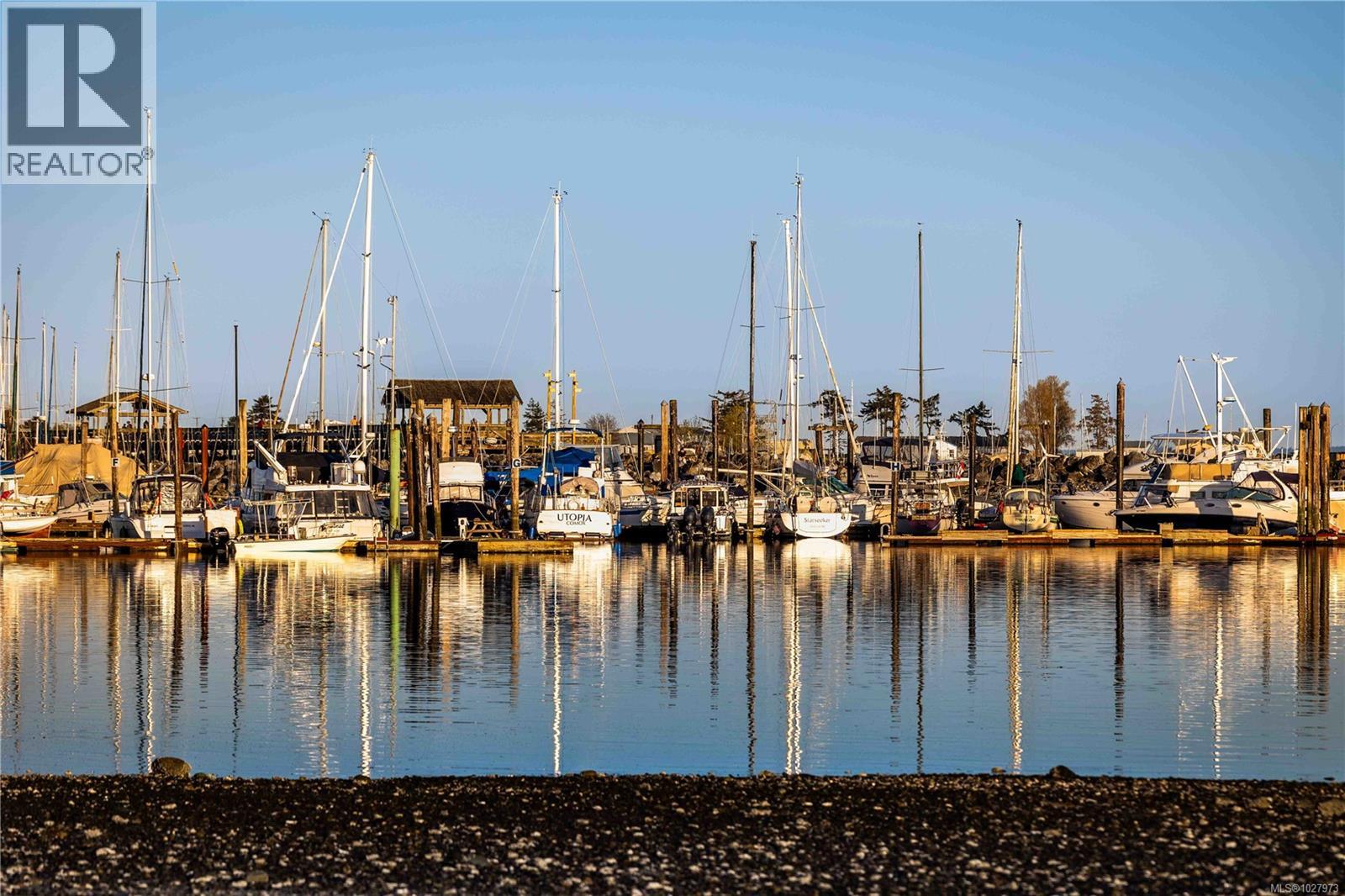 1304 Midden Rd, Comox