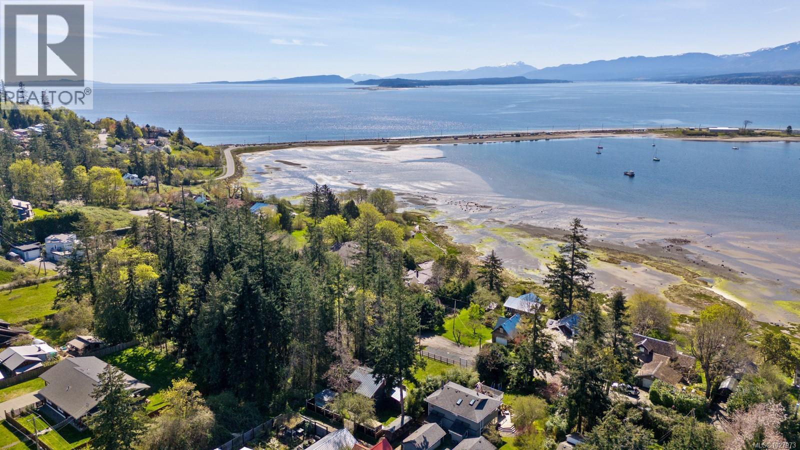 1304 Midden Rd, Comox