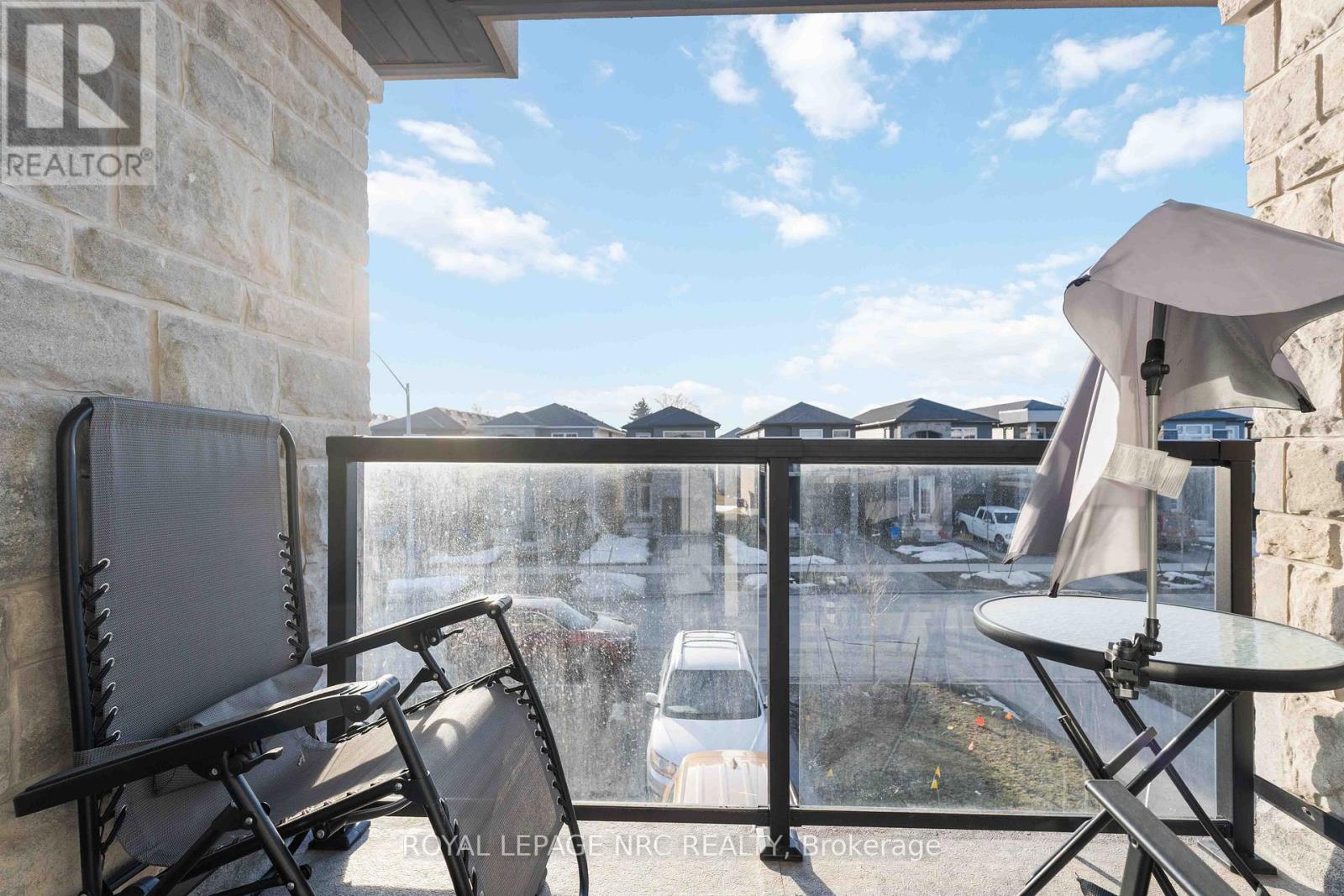 233 LOUISE STREET - 23