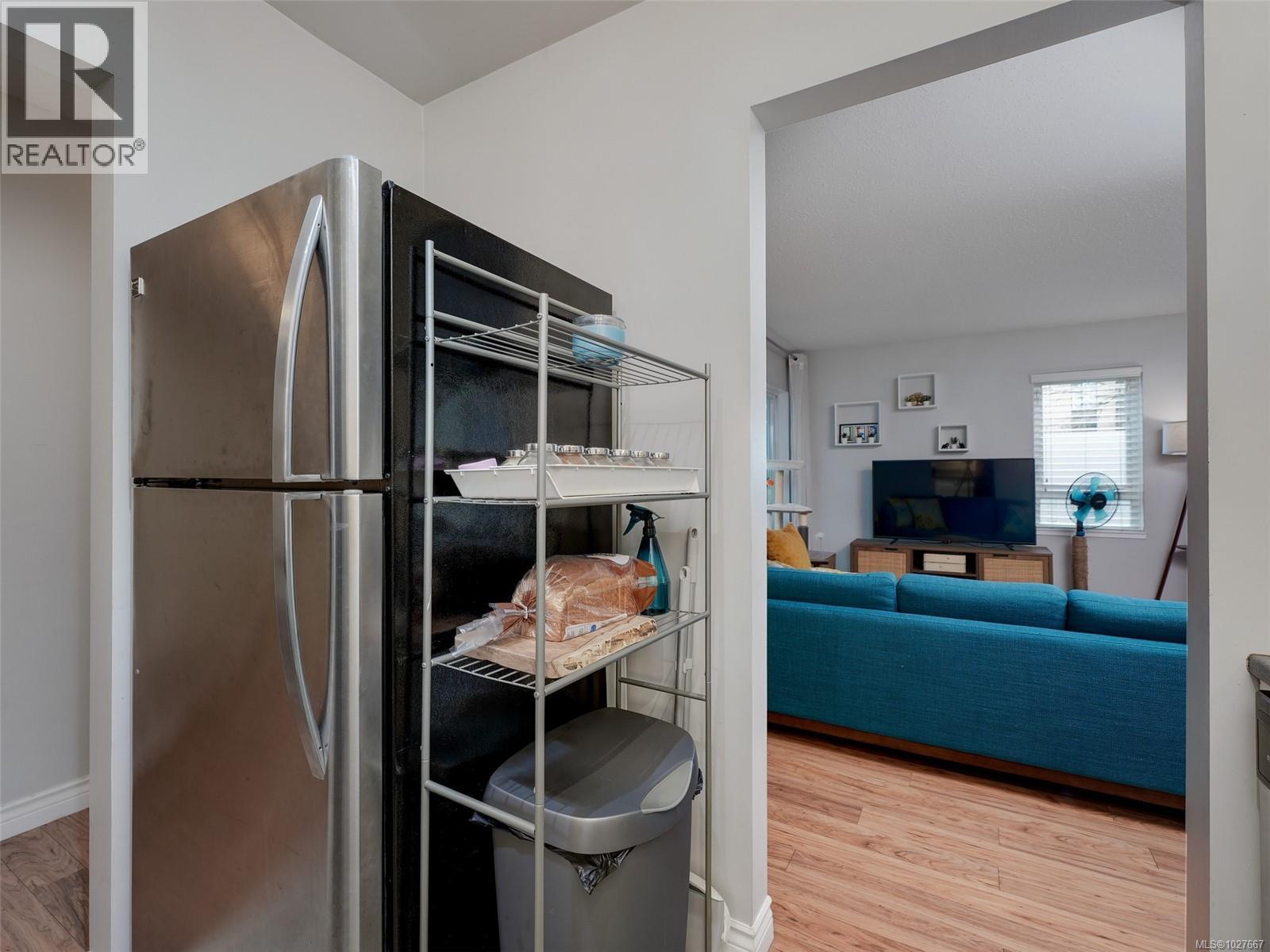 202 3258 Alder Street, Saanich