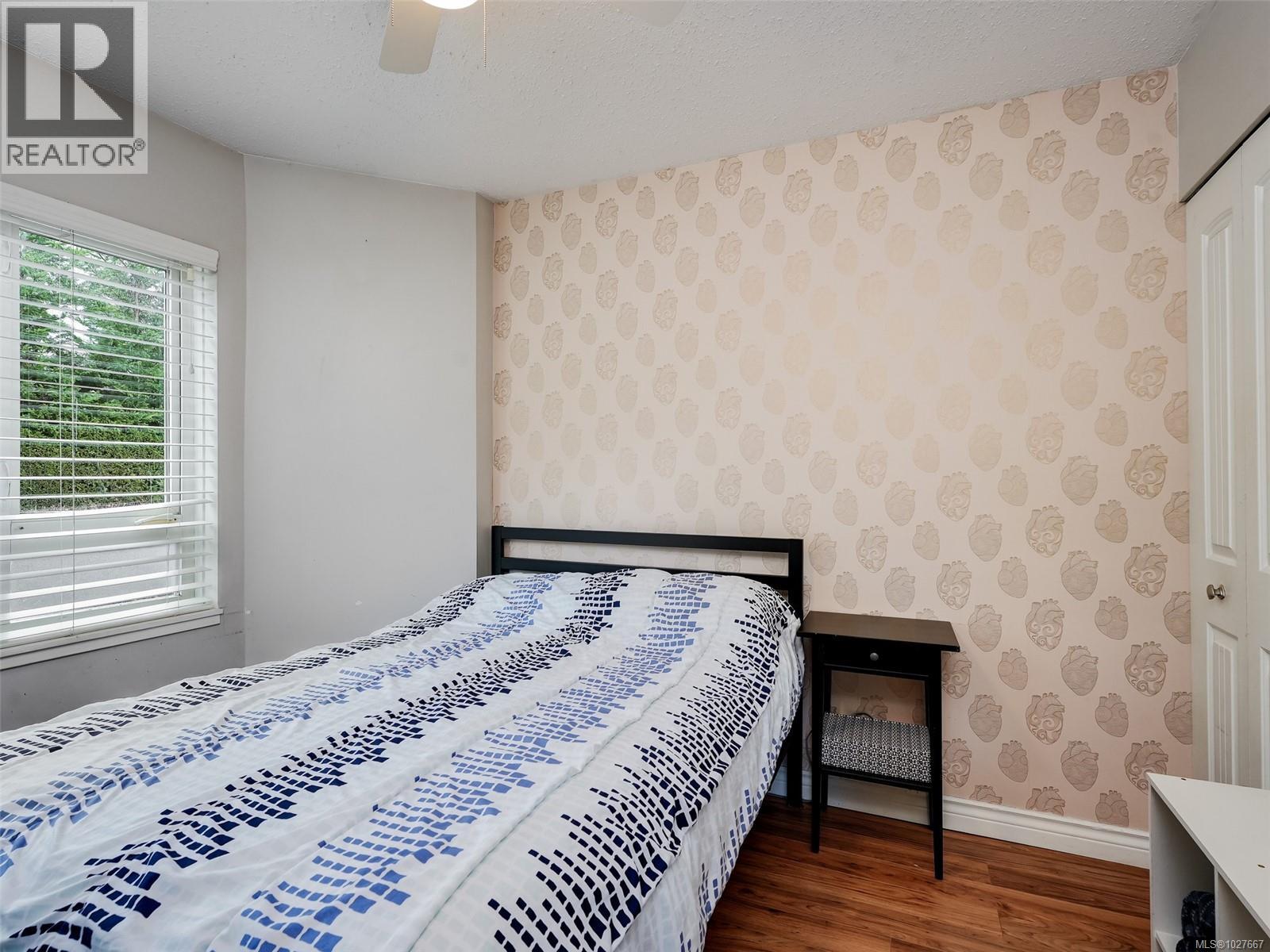 202 3258 Alder Street, Saanich