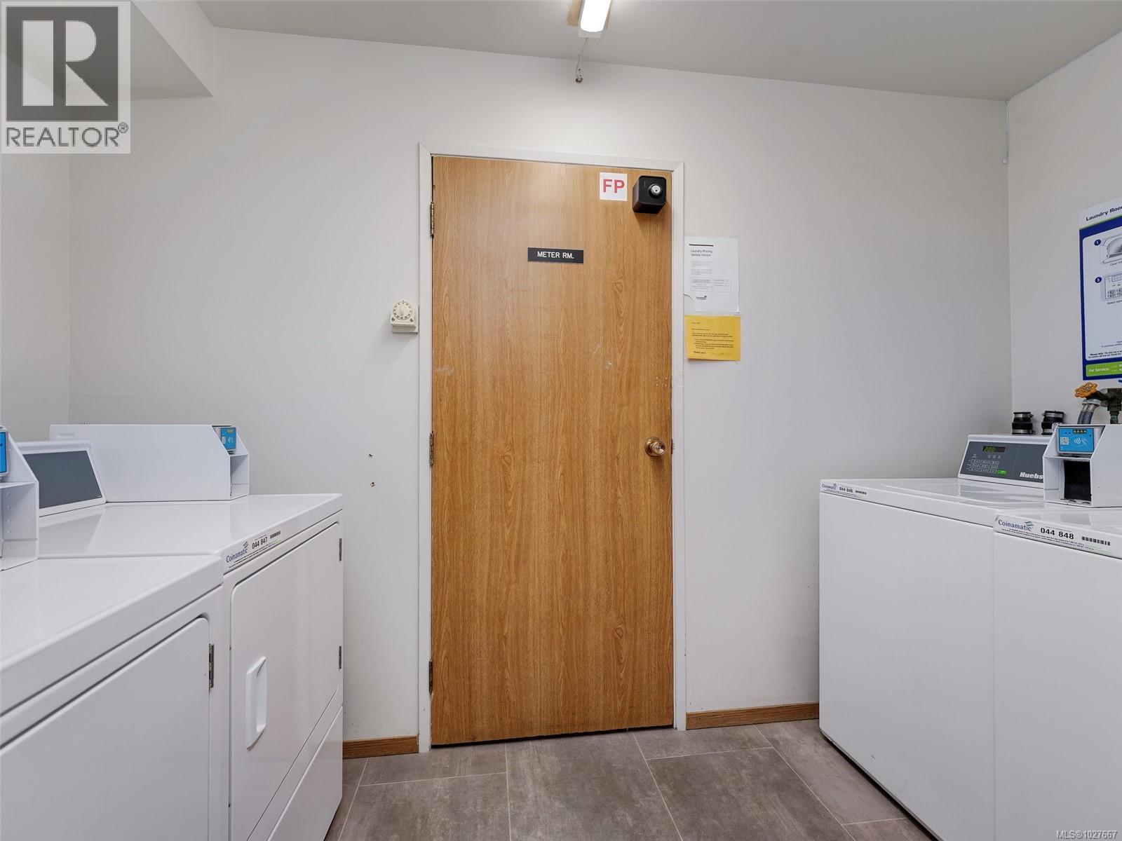 202 3258 Alder Street, Saanich