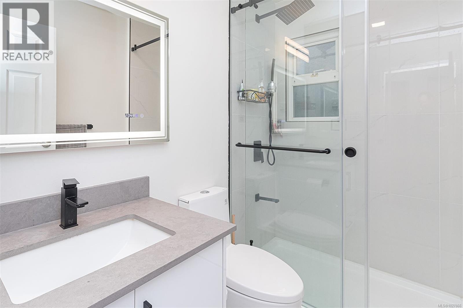 3026 Glen Lake Rd, Langford