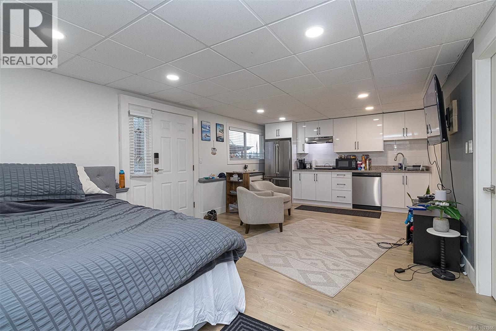 3026 Glen Lake Rd, Langford