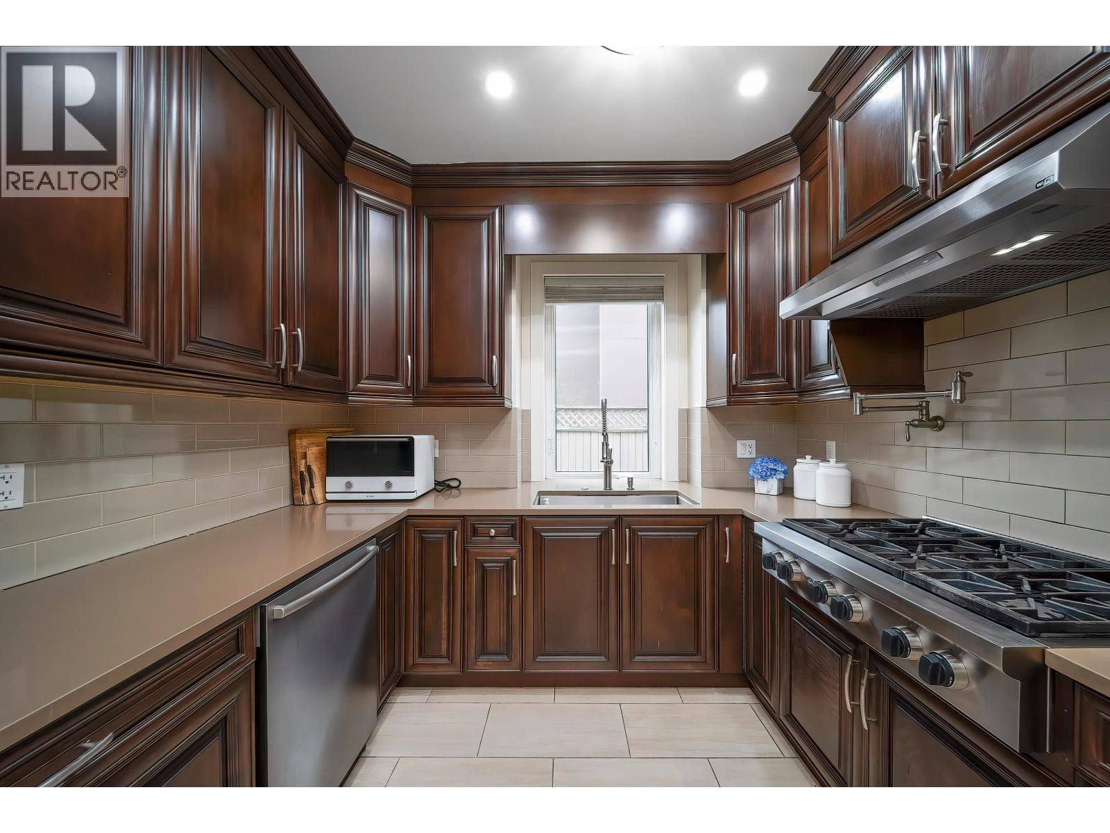 7691 SUNNYDENE Road, Richmond