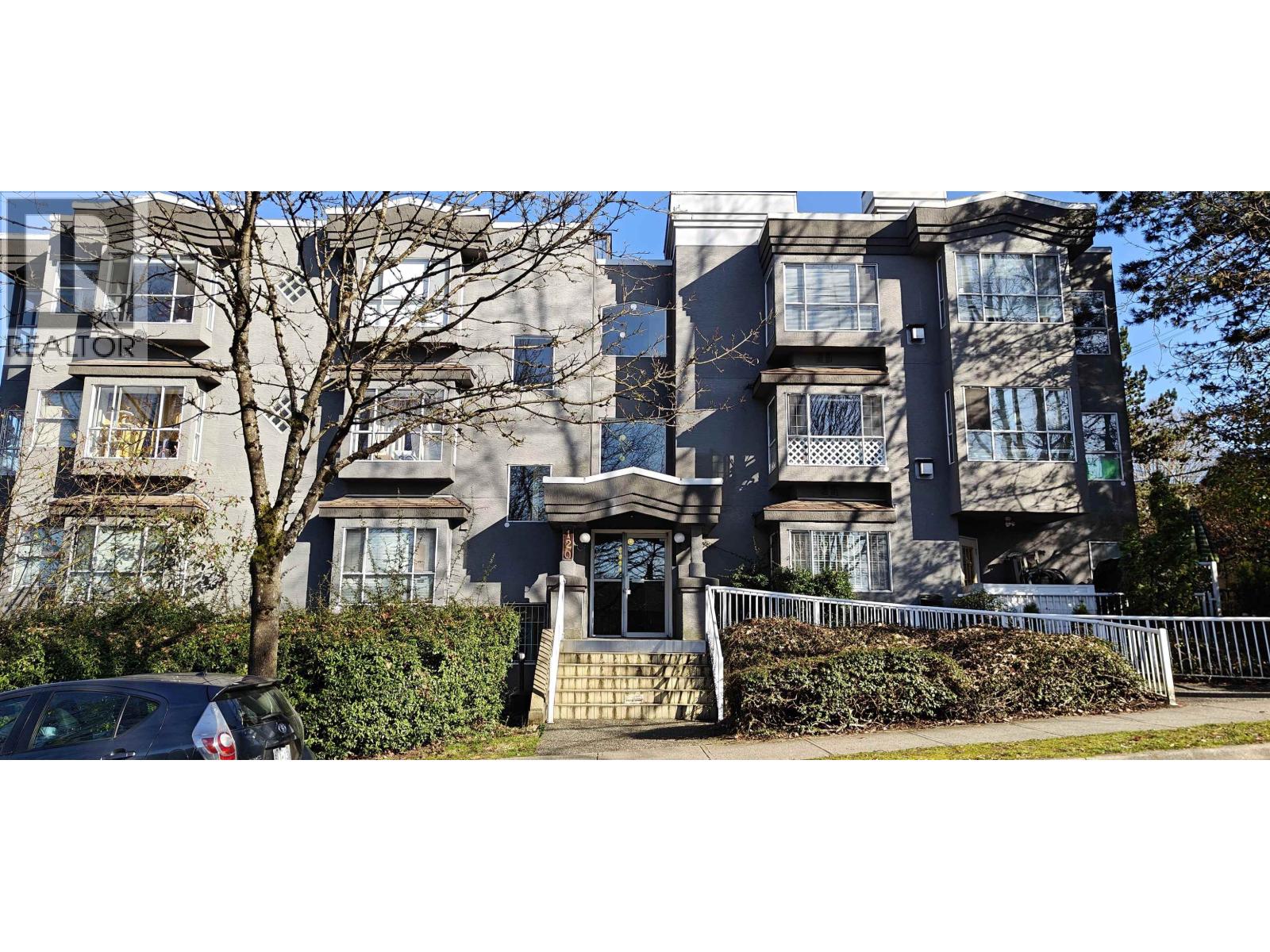 302 120 GARDEN Drive - photo 2