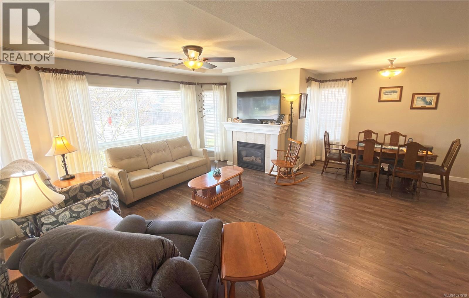 586 Hampstead St - 5