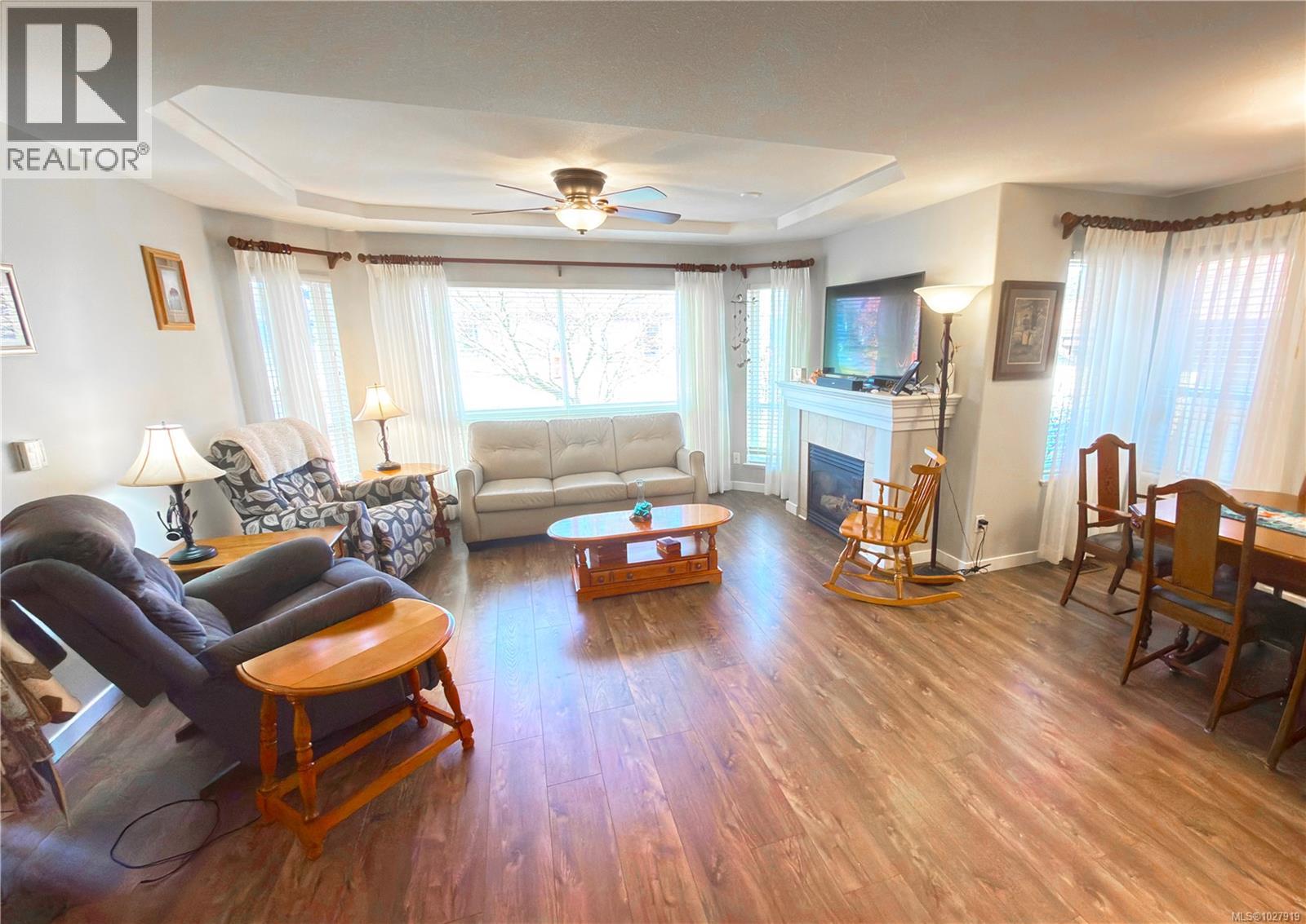 586 Hampstead St - 8