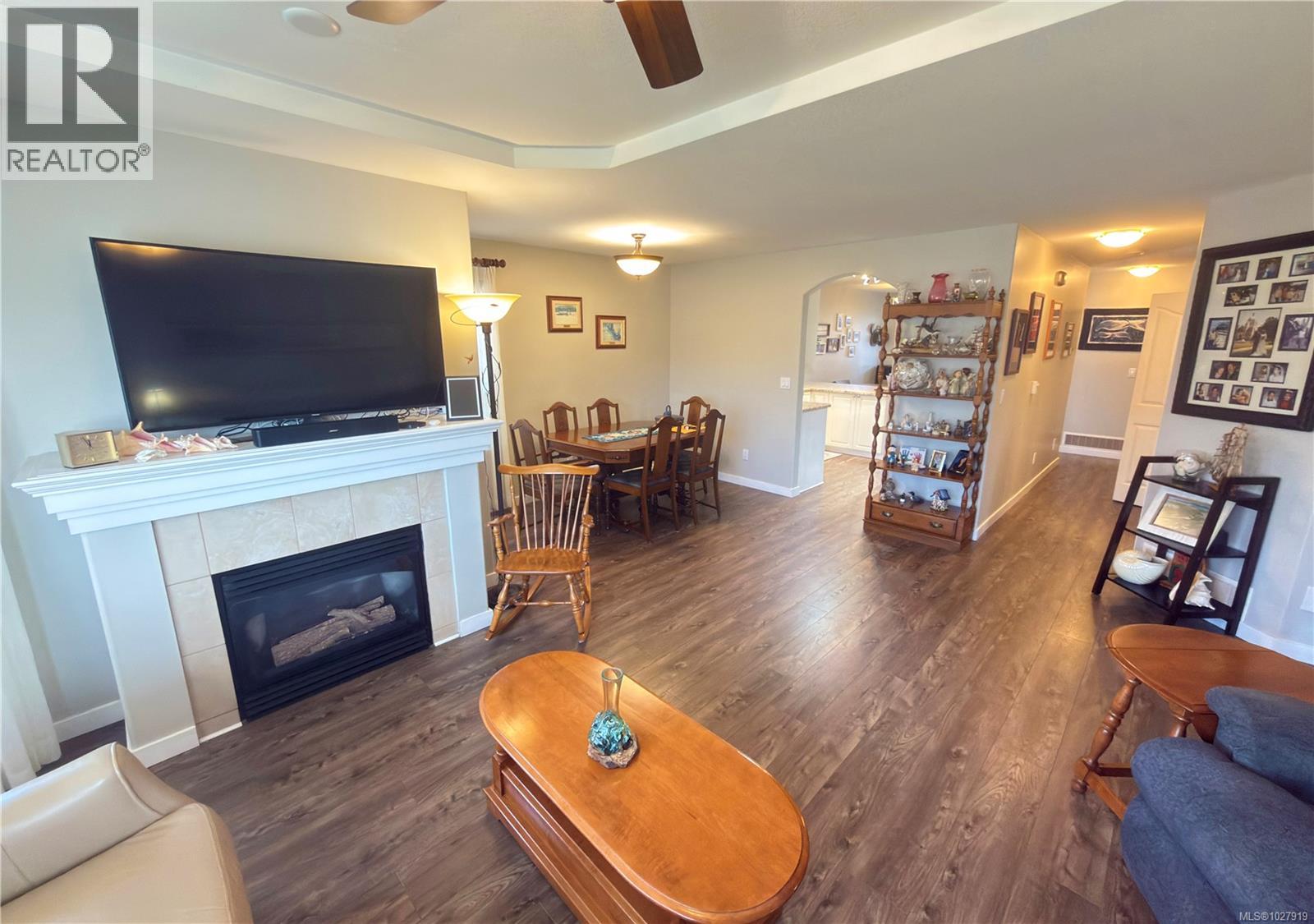 586 Hampstead St - 7
