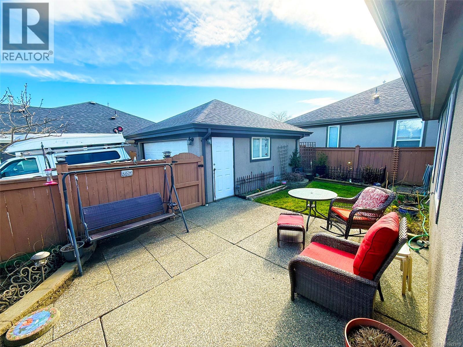 586 Hampstead St - 20