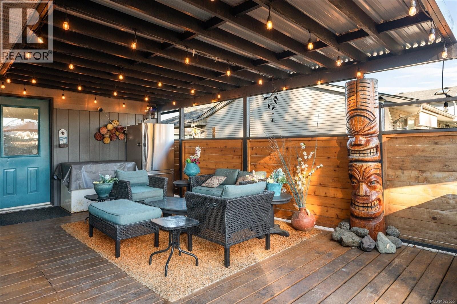 532 Banks Ave W, Parksville