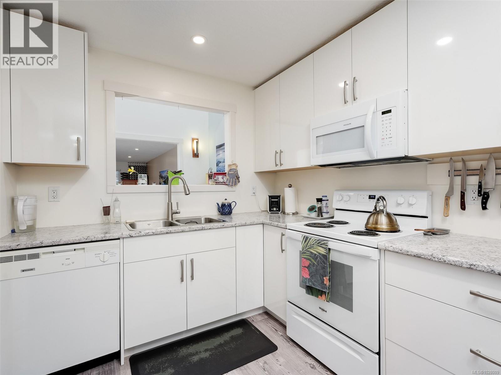 65 4125 Interurban Rd, Saanich