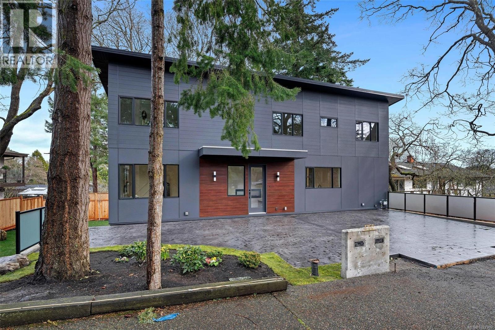 1750 Lyman Duff Lane, Victoria