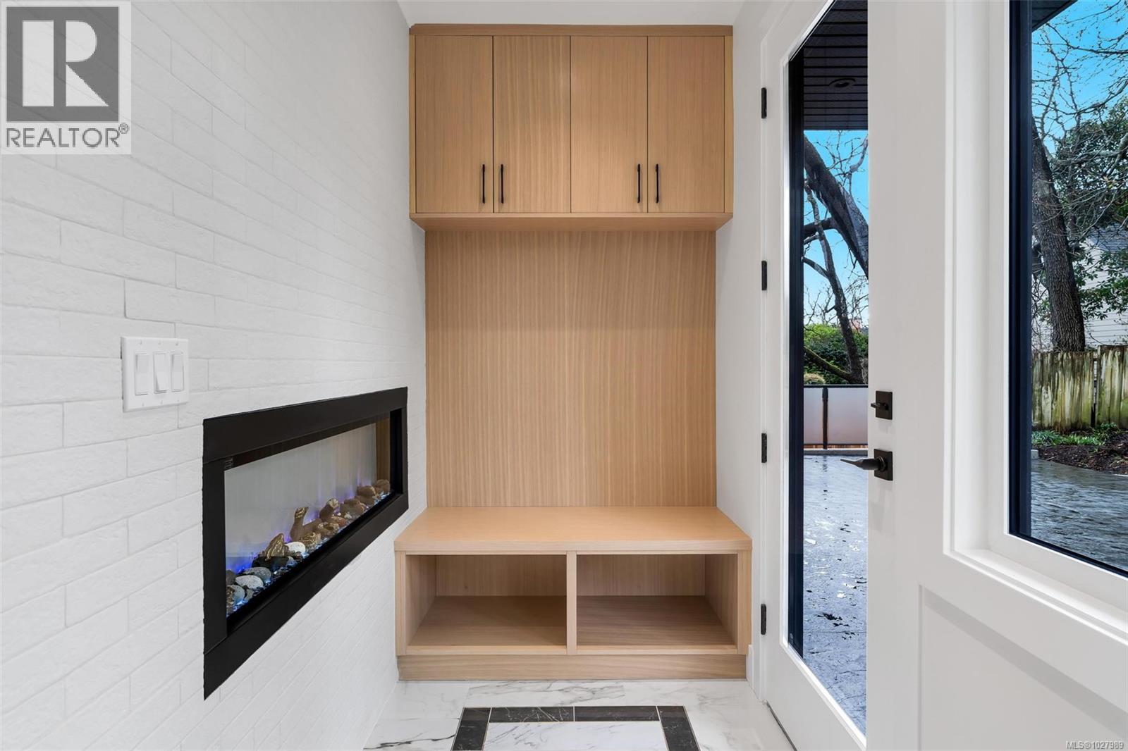 1750 Lyman Duff Lane, Victoria