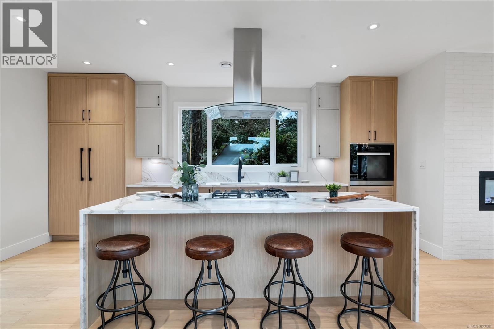 1750 Lyman Duff Lane, Victoria