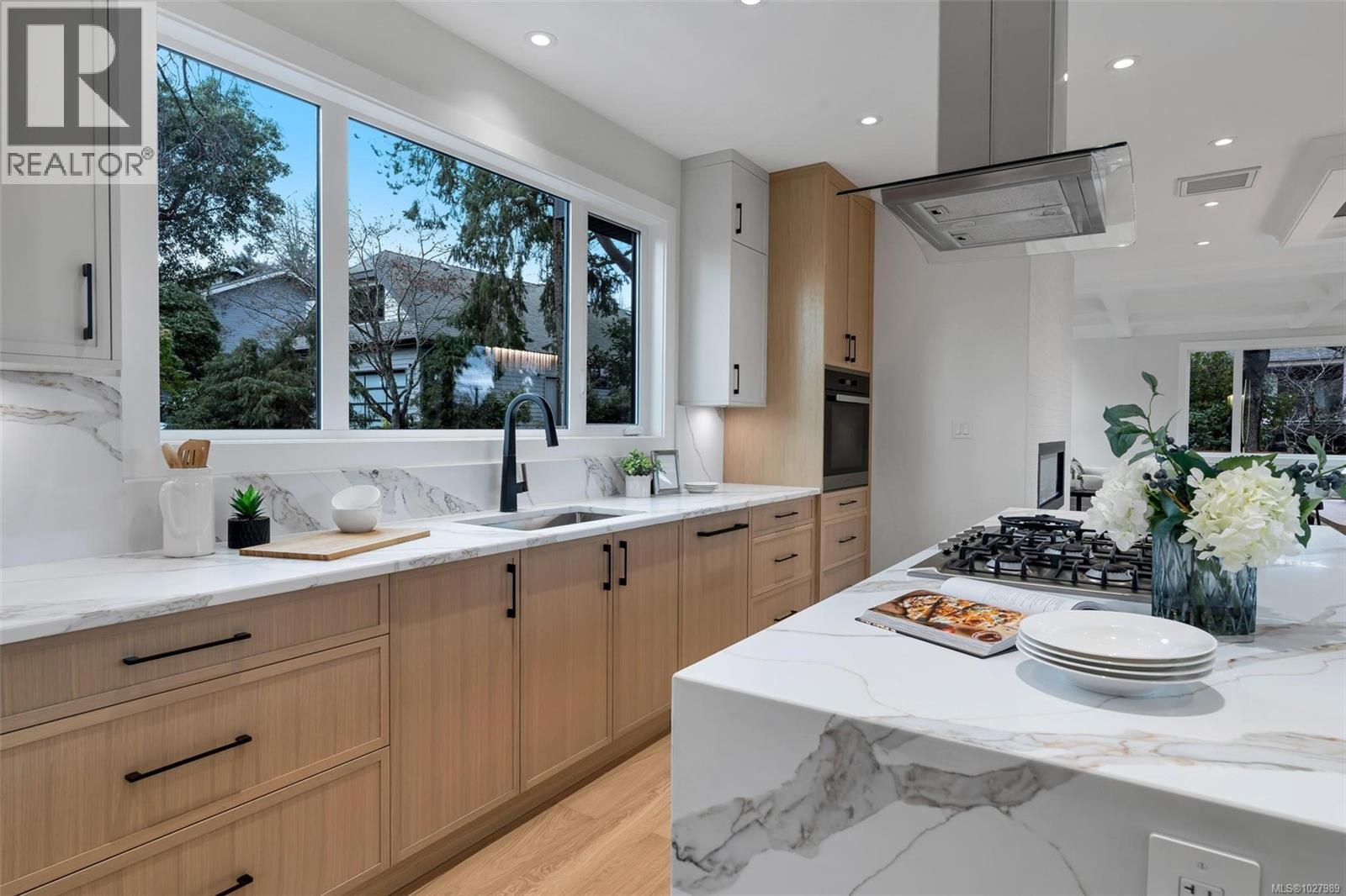 1750 Lyman Duff Lane, Victoria