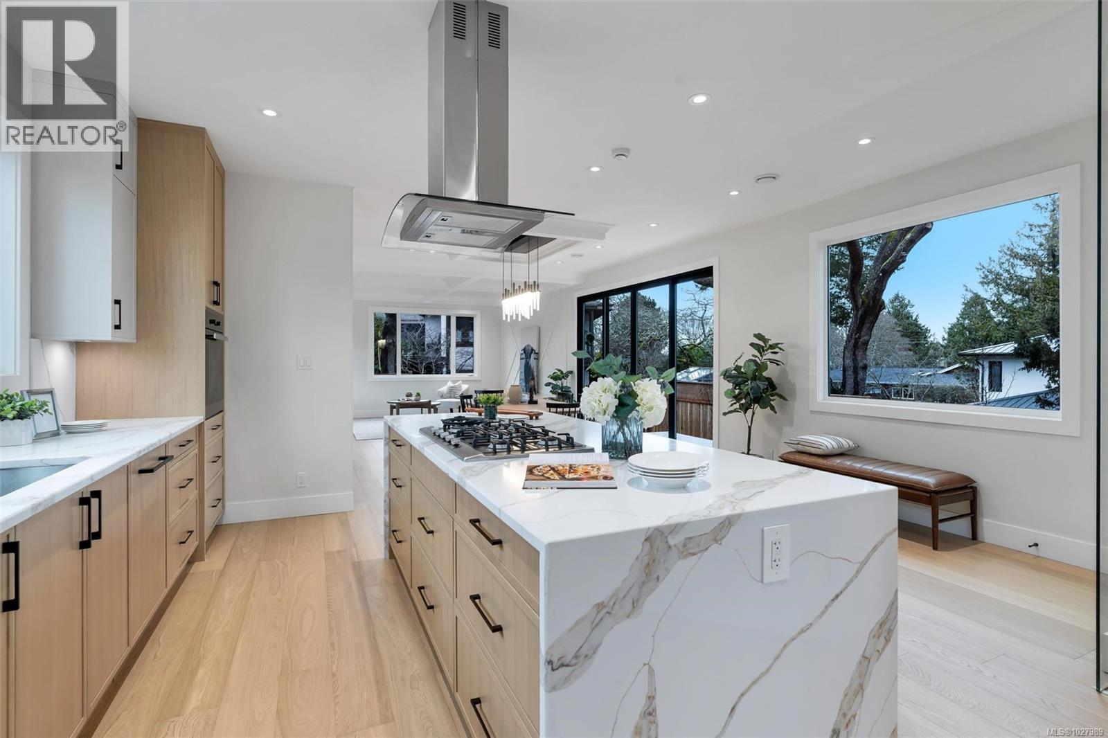 1750 Lyman Duff Lane, Victoria