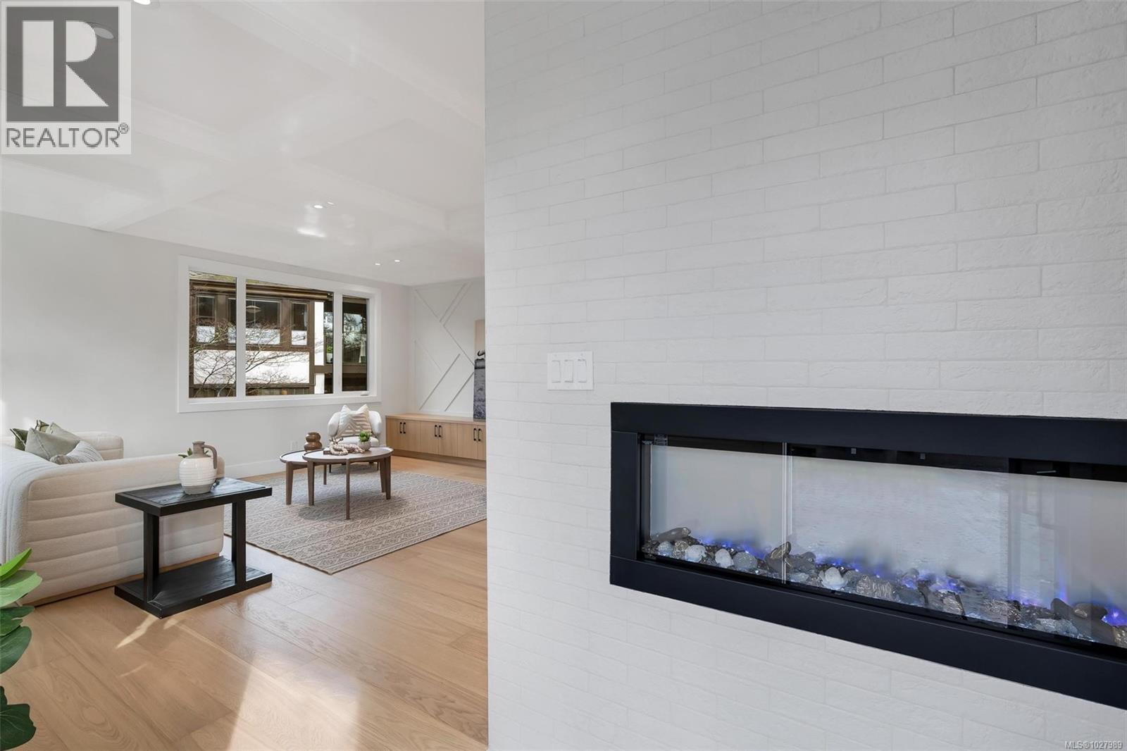 1750 Lyman Duff Lane, Victoria