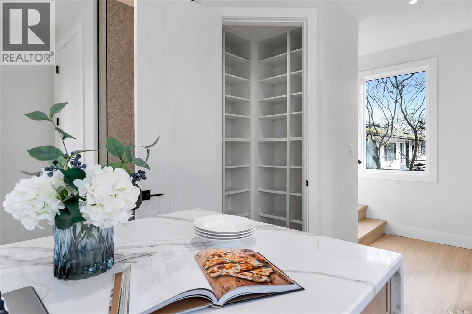 1750 Lyman Duff Lane, Victoria