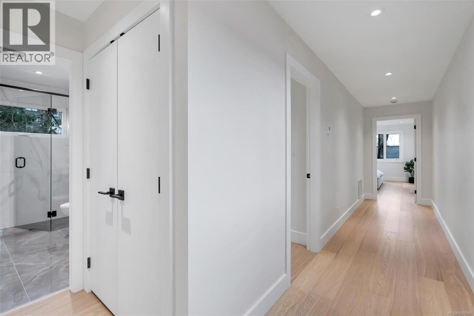 1750 Lyman Duff Lane, Victoria