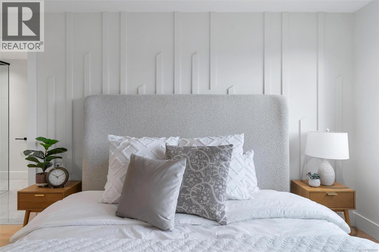 1750 Lyman Duff Lane, Victoria