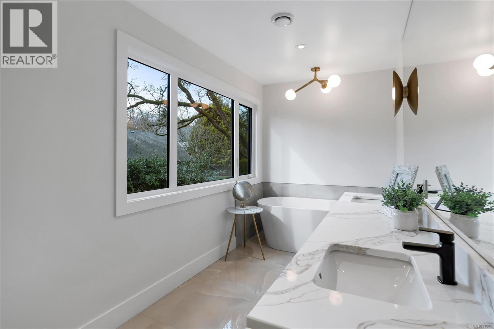 1750 Lyman Duff Lane, Victoria