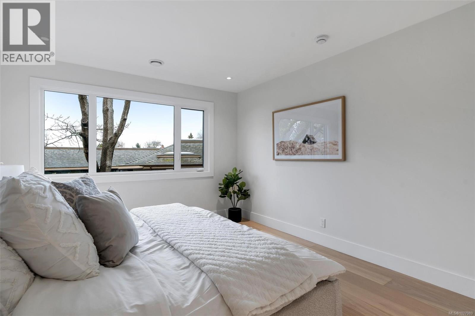 1750 Lyman Duff Lane, Victoria