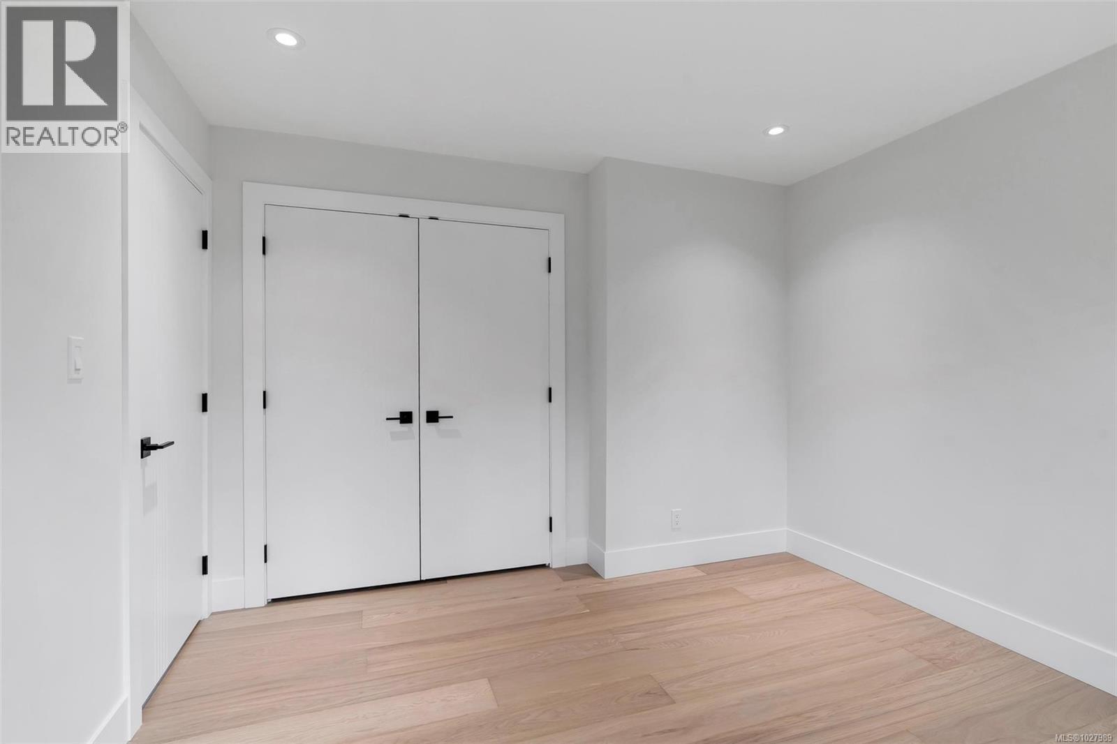 1750 Lyman Duff Lane, Victoria