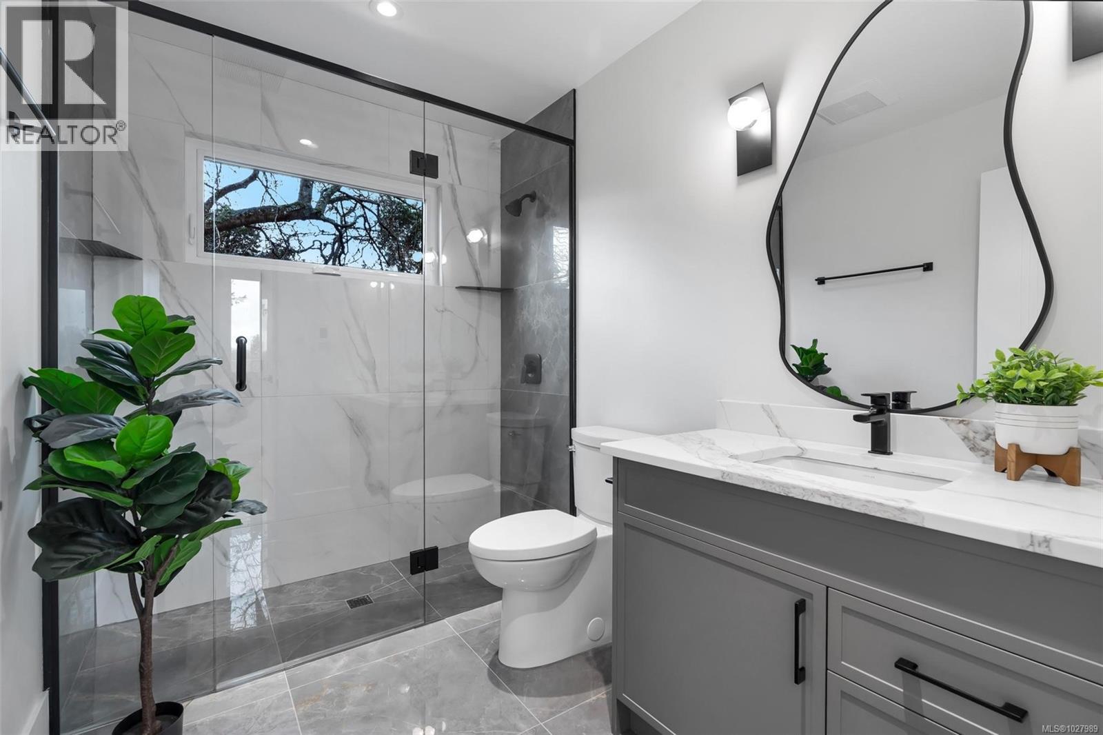 1750 Lyman Duff Lane, Victoria