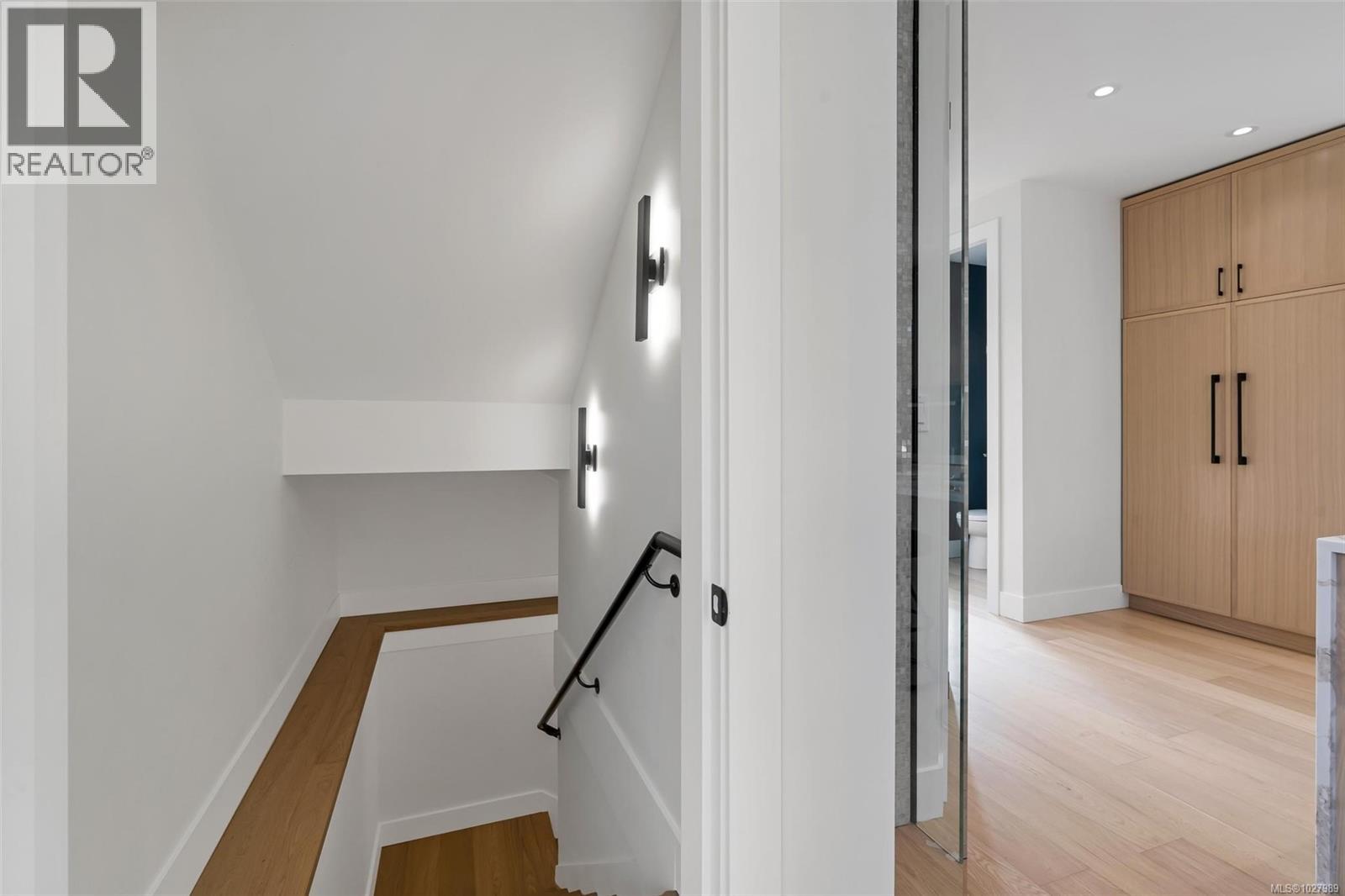 1750 Lyman Duff Lane, Victoria