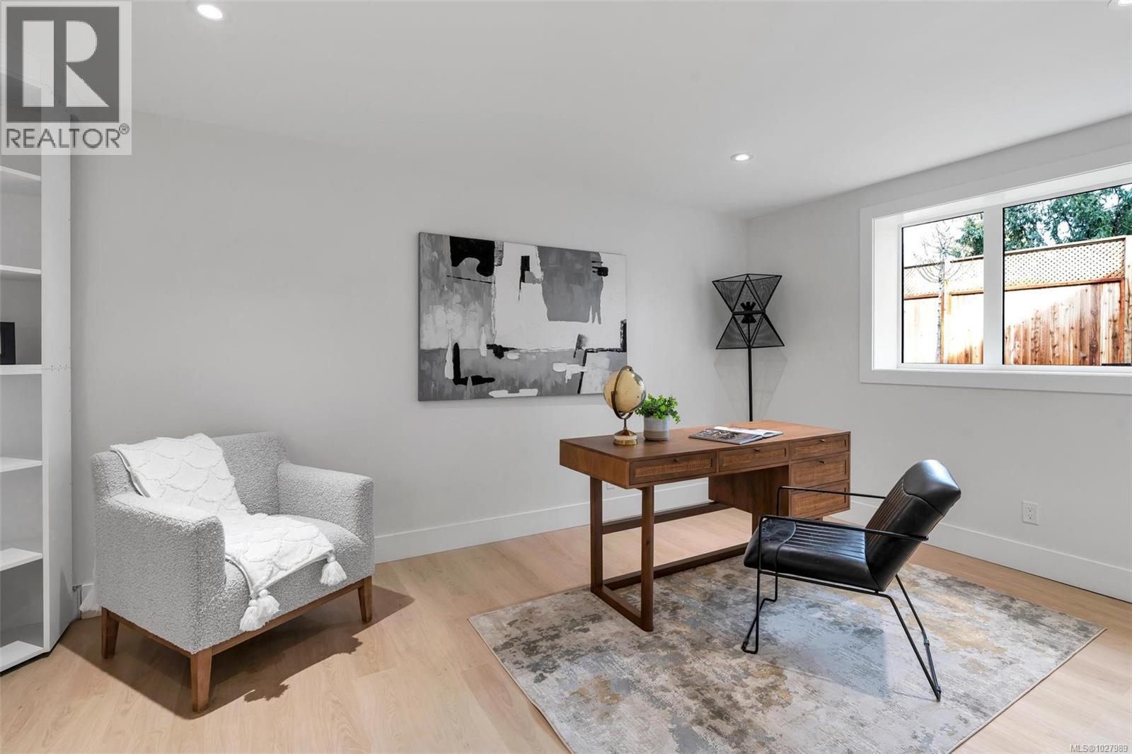 1750 Lyman Duff Lane, Victoria