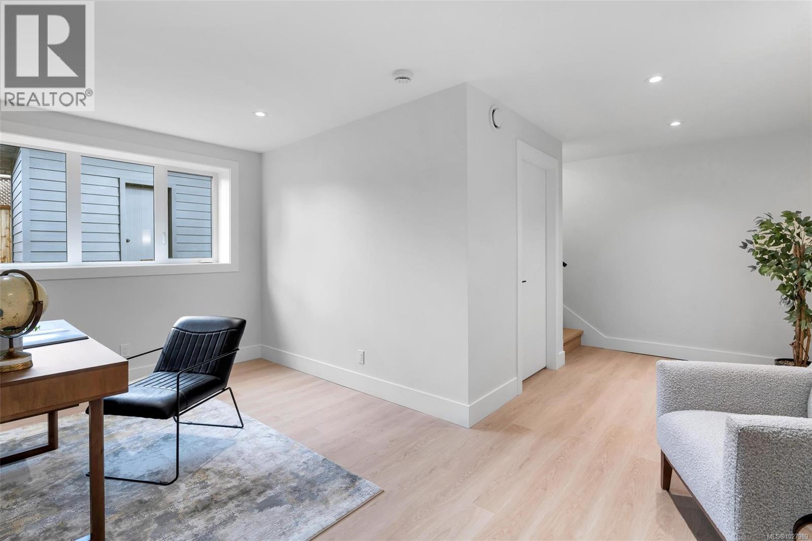 1750 Lyman Duff Lane, Victoria