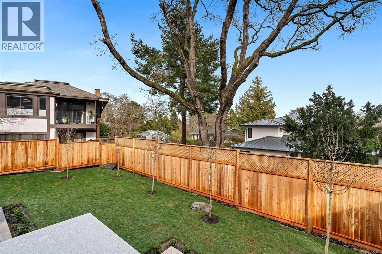 1750 Lyman Duff Lane, Victoria