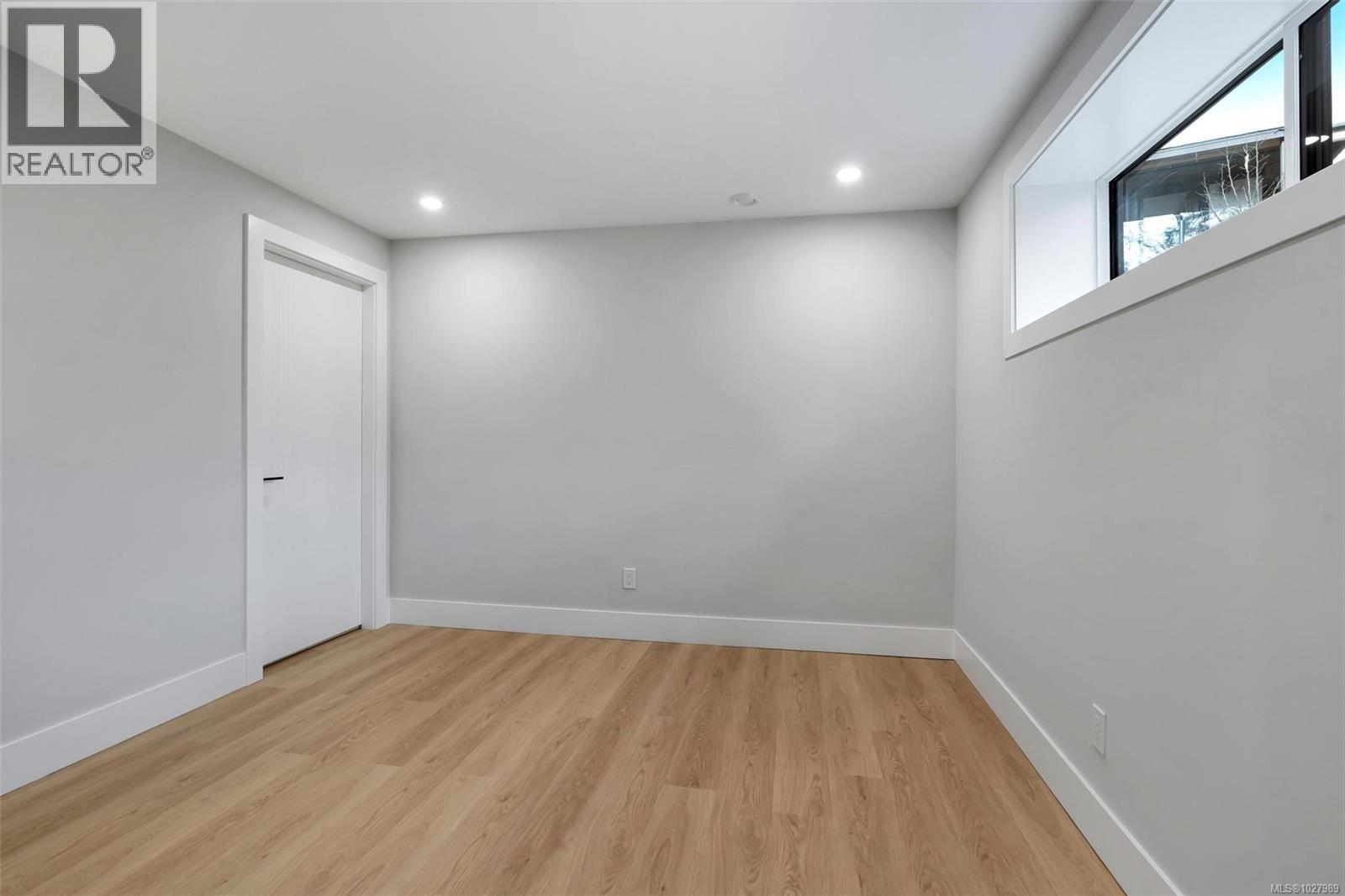 1750 Lyman Duff Lane, Victoria