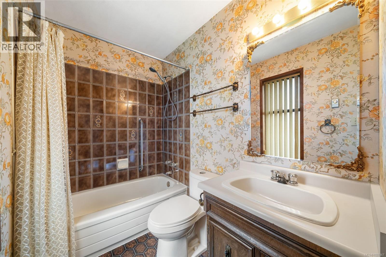 4219 Keewatin Pl, Saanich