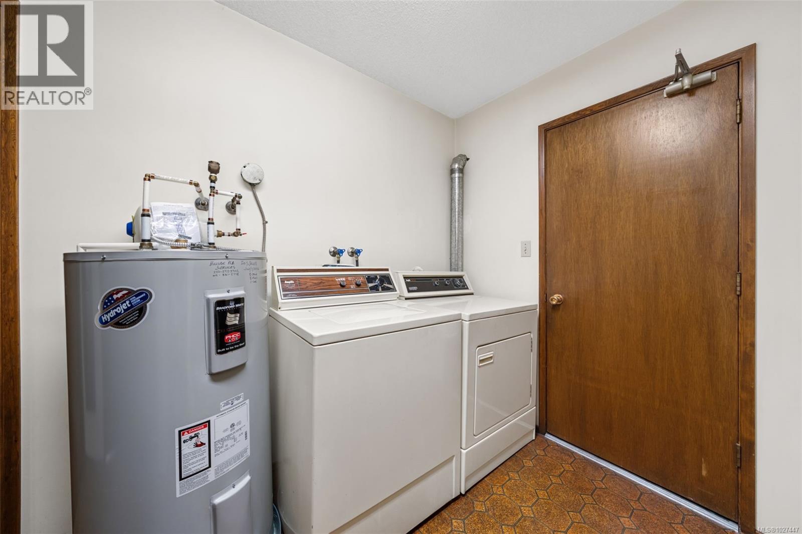 4219 Keewatin Pl, Saanich