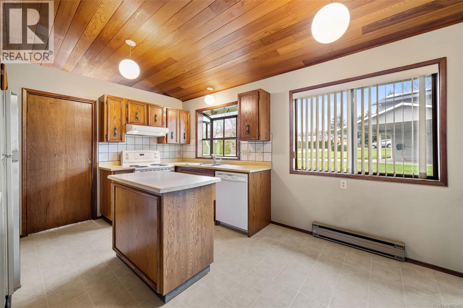 4219 Keewatin Pl, Saanich