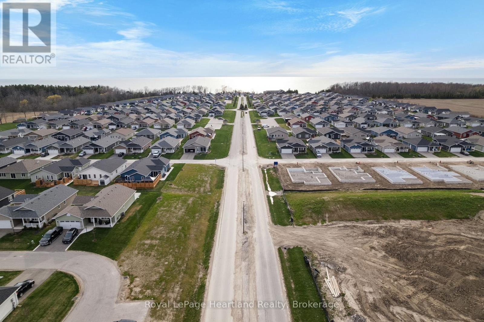 140 LAKE BREEZE DRIVE - 30