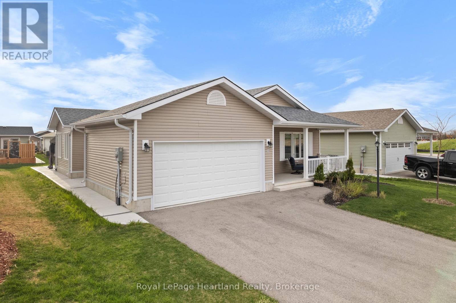 140 LAKE BREEZE DRIVE - 32