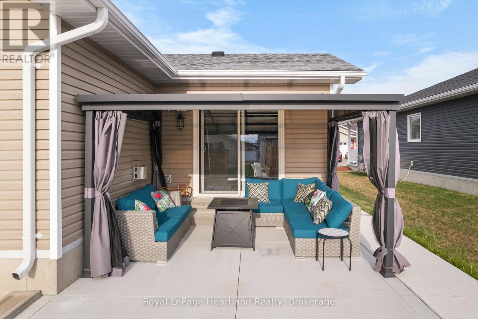 140 LAKE BREEZE DRIVE - 34