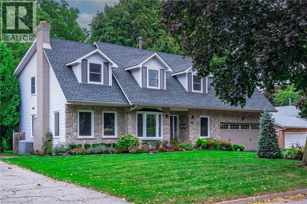 15 BLUE FOREST Drive, Grimsby, Ontario