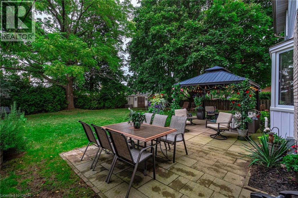 15 BLUE FOREST Drive, Grimsby, Ontario